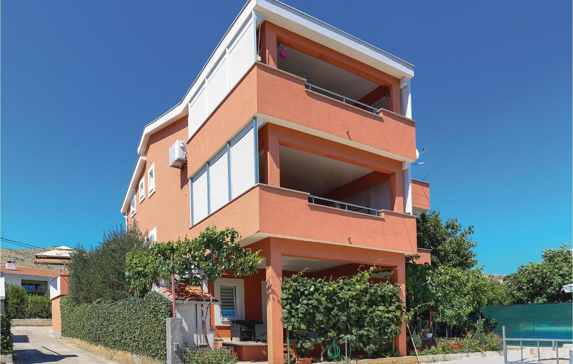 Nice Apartment In Plano With Kitchen Exterior foto